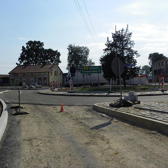 Przebudowa Dziwnowskiej z przyleg�o�ciami na p�metku