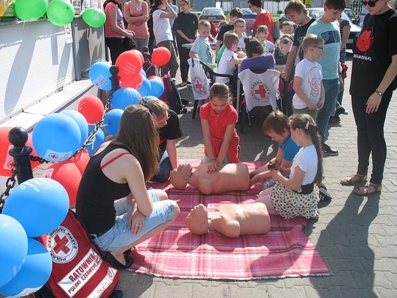 Dowiedz si�, jak udziela� pierwszej pomocy z INTERMARCH�  w Kamieniu Pomorskim!