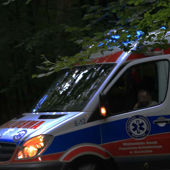 Karetka zakopa�a si� w drodze do pacjenta! 