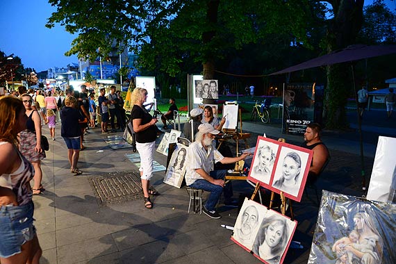 Miasto, kt�re nie zasypia – Mi�dzyzdroje noc�