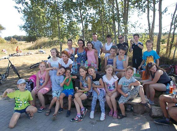 Przy wsp�pracy �wietlic Wiejskich i �wietlicy Socjoterapeutycznej w nietypowy spos�b po�egnano wakacje