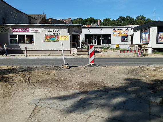 Nikt st�d nie wyjedzie- mieszka�cy odci�ci od drogi