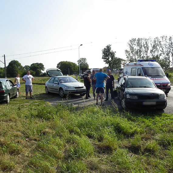 Kolizja 3 samochod�w przy Jarszewie! Na miejscu wszystkie s�u�by