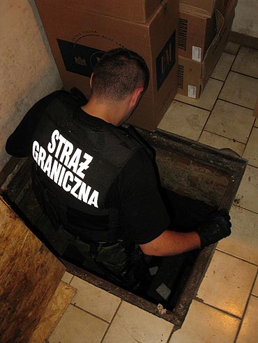 Odkryli tajny magazyn papieros�w