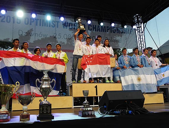 Ceremonia zako�czenia Mistrzostw �wiata w klasie Optimist w Dziwnowie