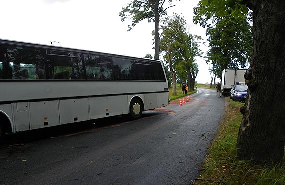 Wypadek autokaru z dzie�mi ko�o Kamienia Pomorskiego
