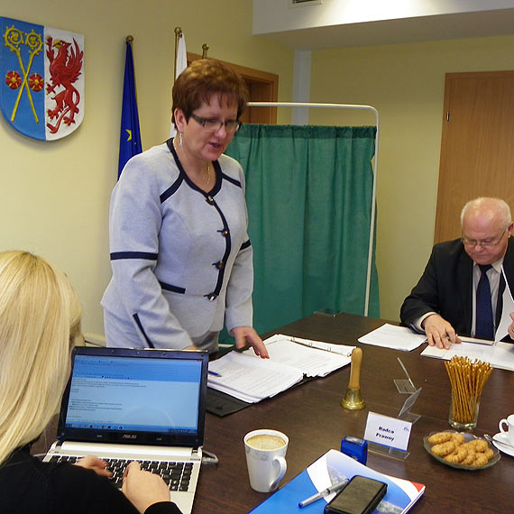 Sesja rady powiatu kamie�skiego