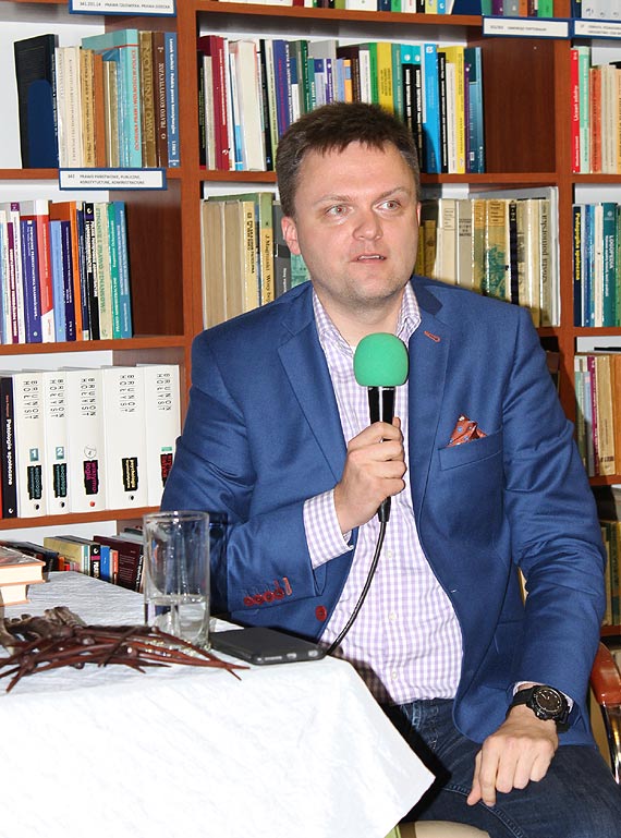 Z�o dobrem zwyci�aj – Spotkanie autorskie z Szymonem Ho�owni�