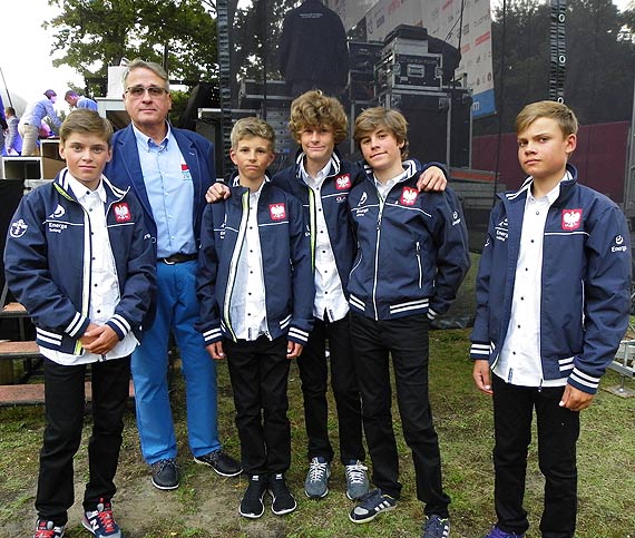 Po dw�ch dniach zawod�w i czterech rozegranych wy�cigach w dalszym ci�gu prowadzi Filip Szmit
