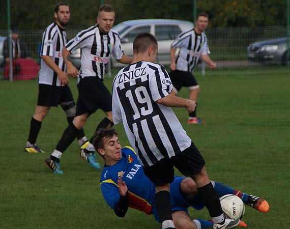 Derby powiatu dla Fali Mi�dzyzdroje Znicz Wysoka Kamie�ska – Fala Mi�dzyzdroje 3:4 (0:0)