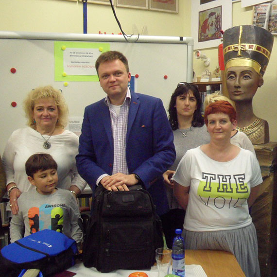 Szymon Ho�ownia z wizyt� w dziwnowskiej bibliotece!