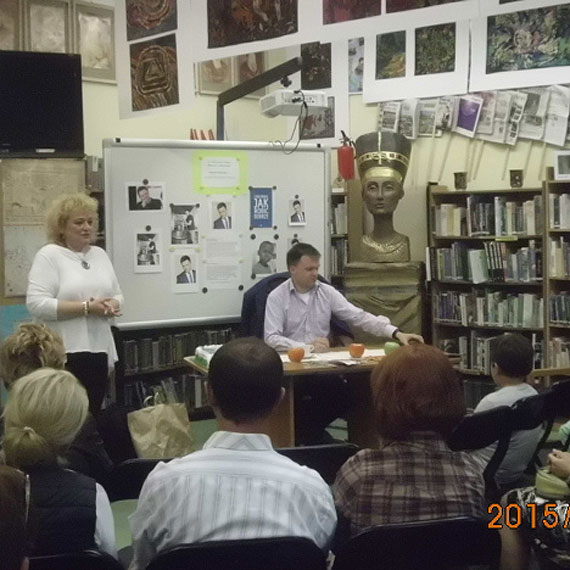 Szymon Ho�ownia z wizyt� w dziwnowskiej bibliotece!