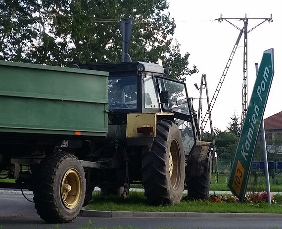 Wjechał ciągnikiem w Kamień Pomorski...