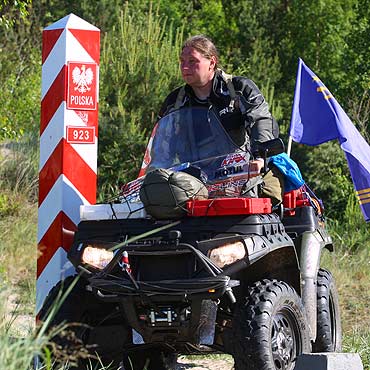 Niepe�nosprawny Artur na quadzie chce przejecha� dooko�a Polski 