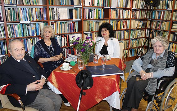 „Pami�� zmar�ym, �yj�cym pojednanie”