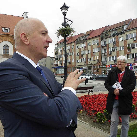 Joachim Brudzi�ski w poszukiwaniu elektoratu w Kamieniu Pomorskim