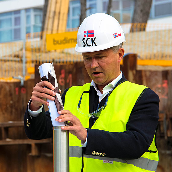 Kamie� W�gielny pod apartamentowiec Dune B w Mielnie