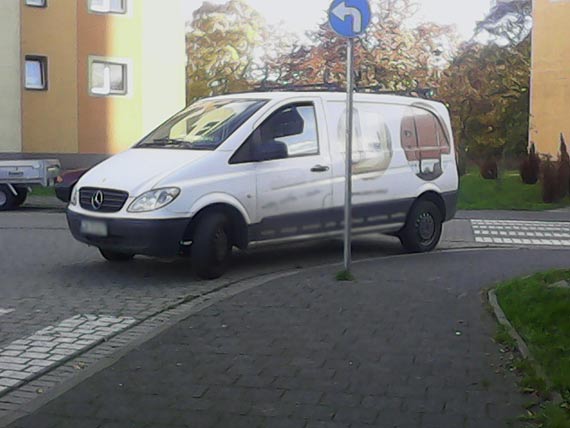 Mam mercedesa, jestem panem osiedlowych dr�g!