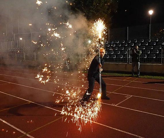 �wietna zabawa na Nocnej �ciemie biegaczy z Kamienia Pomorskiego