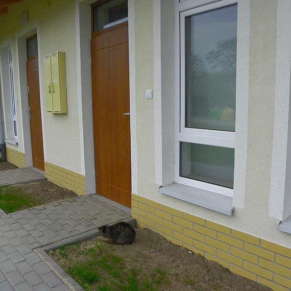 Ludzie nie maj gdzie mieszka a budynek socjalny stoi pusty