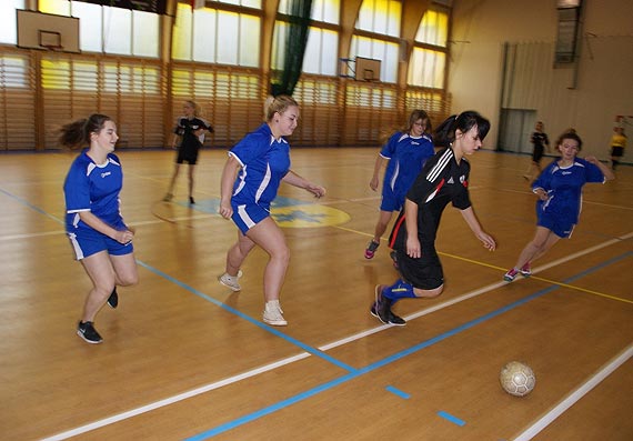 Uczniowie Zespo�u Szk� Ponadgimnazjalnych w Wolinie wygrywaj� Mistrzostwa Powiatu Kamie�skiego w Pi�ce No�nej Halowej