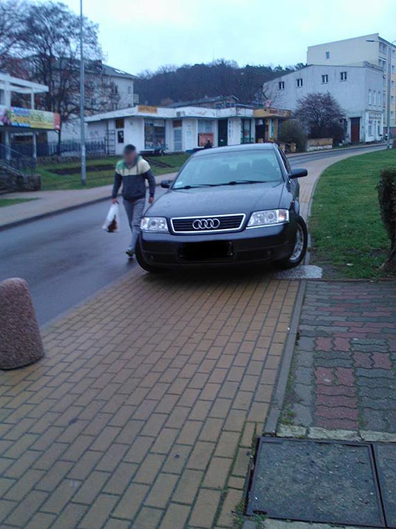 Nowe zasady parkowania?- nie uczmy si od takich "mistrzw"