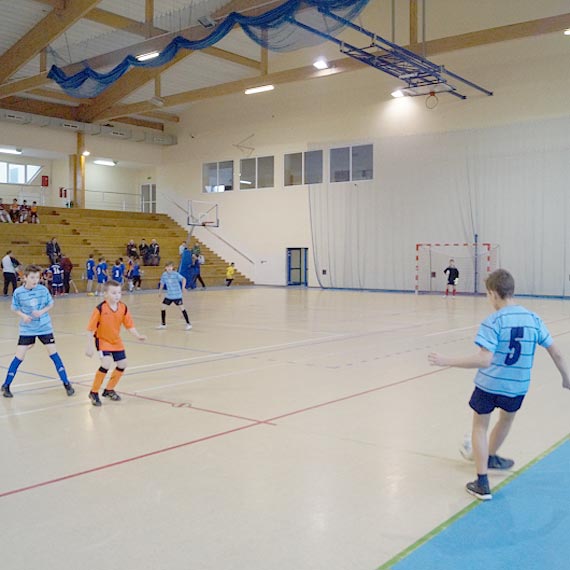 Rekordowa liczba druyn w Mistrzostwach Powiatu Kamieskiego Pice Nonej Halowej Chopcw w ramach Igrzysk Modziey Szkolnej 2015/2016