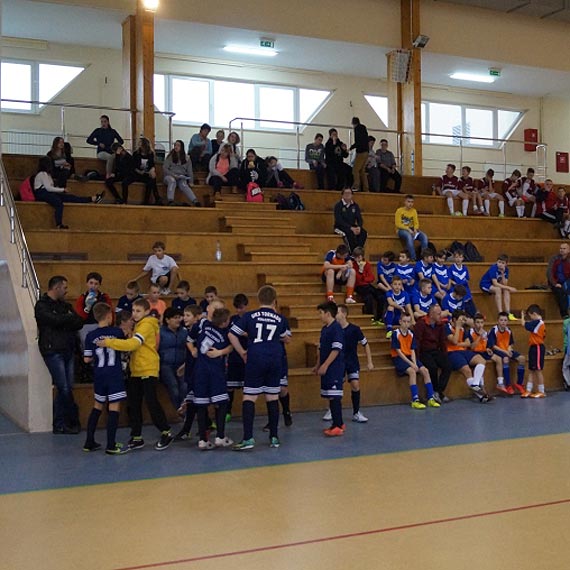 Rekordowa liczba druyn w Mistrzostwach Powiatu Kamieskiego Pice Nonej Halowej Chopcw w ramach Igrzysk Modziey Szkolnej 2015/2016