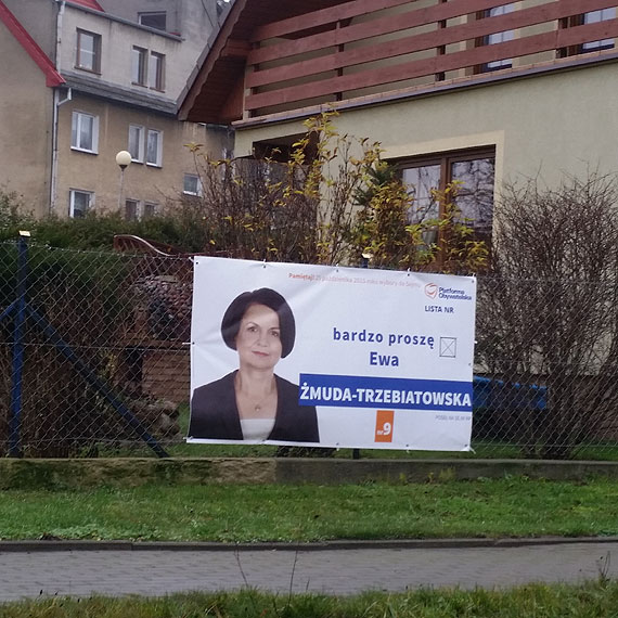 Czytelnik: Prawie dwa miesice po wyborach, a Ewa muda- Trzebiatowska dalej prosi wyborcw o gosy