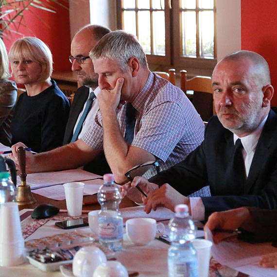 Kamie Pomorski: Mniej na pomoc spoeczn i owiat ale wicej na urzd 