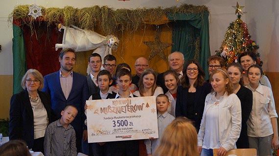 Święty Mikołaj w postaci Muszkieterów odwiedził Specjalny Ośrodek Szkolno-Wychowawczy w Kamieniu Pomorskim