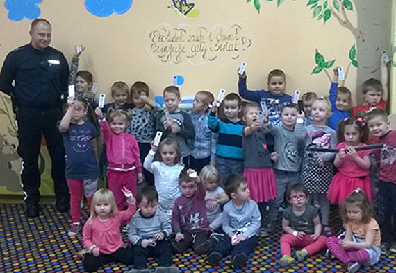 Policja z wizytą w Szkole Podstawowej w Wapnicy
