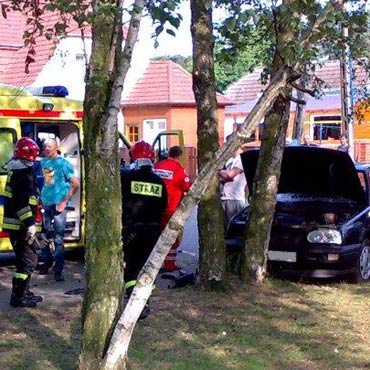 Mi�dzywodzie: Samoch�d uderzy� w id�ca po chodniku kobiet� z dzieckiem