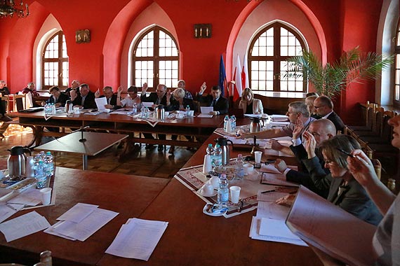 RIO stwierdza niewano  uchway Rady Miejskiej w Kamieniu Pomorskim.  Rada wprowadza plan naprawczy!! Los szkoy w Grkach przesdzony?