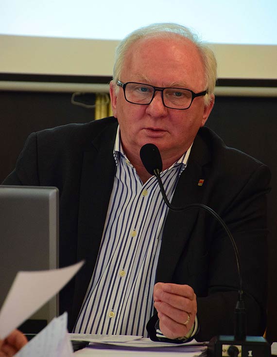 Leszek Dorosz: Po co urzdowo ogranicza demokracj?