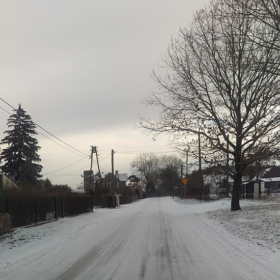 Czytelnik: Suby drogowe zapomniay o Kodrbku? Ta droga to jedno wielkie lodowisko