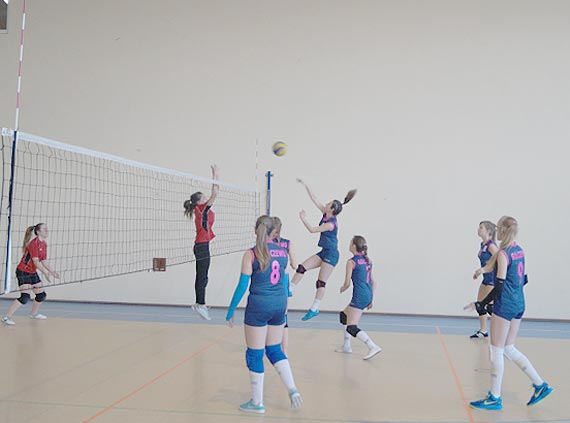 Reprezentacja Gimnazjum im. Marii Skodkowskiej-Curie w Golczewie wygrywa Mistrzostwa Powiatu Kamieskiego w Pice Siatkowej