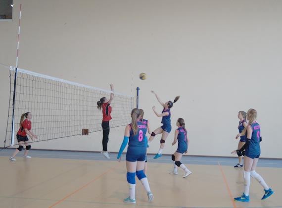 Reprezentacja Gimnazjum im. Marii Skłodkowskiej-Curie w Golczewie wygrywa Mistrzostwa Powiatu Kamieńskiego w Piłce Siatkowej