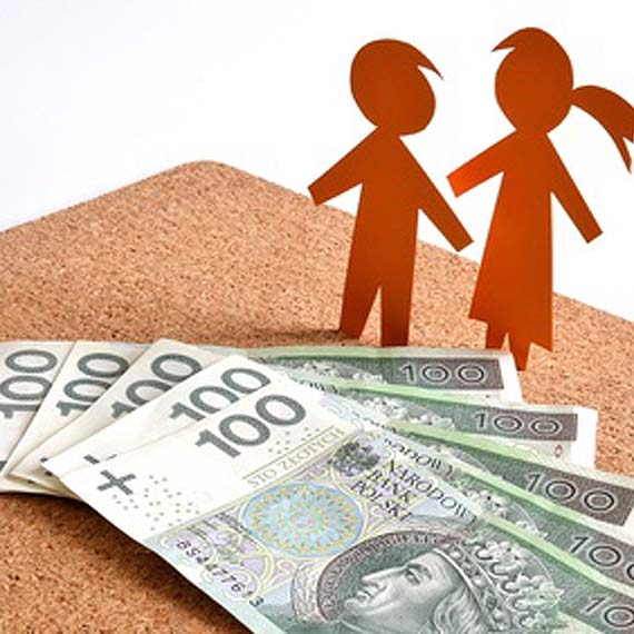 Rodzice dostan pienidze, a jedna osoba- prac