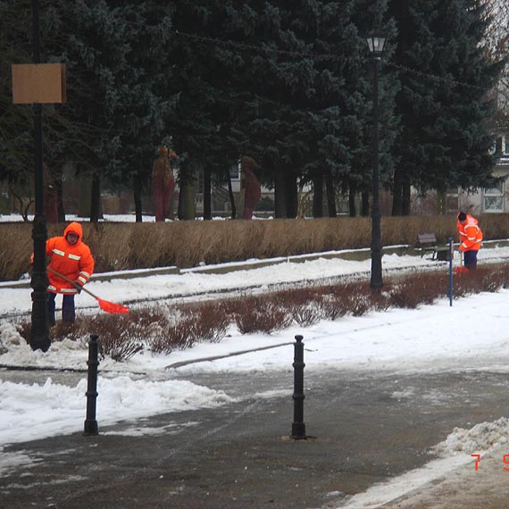 Szukasz pracowników? Możesz za darmo lub odpłatnie zatrudnić skazanych! Przeczytaj i dowiedz się gdzie mogą pracować!