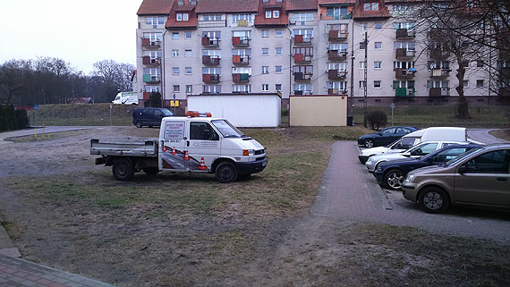 Tak si parkuje w Wolinie - kolejny pomysowy mistrz...