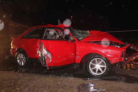 Kierowca Audi 80 w stanie cikim trafi do szpitala w Gryficach