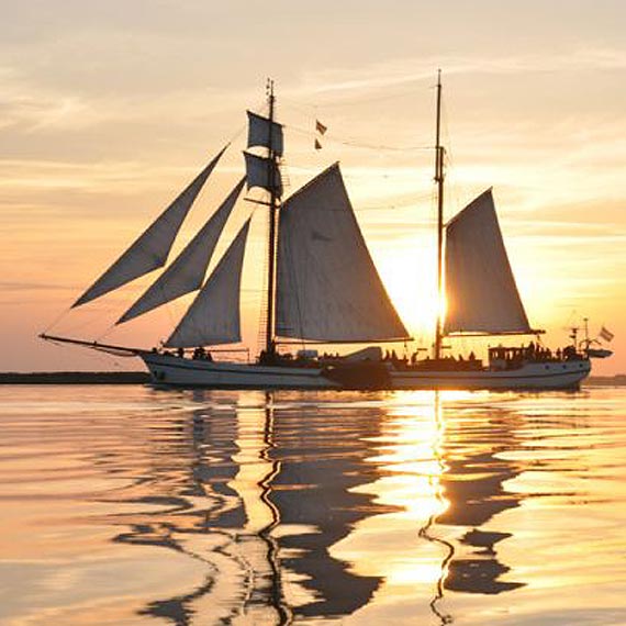 Kelnerzy i kucharze na pokad! - aglowiec Weisse Dune poszukuje pracownikw