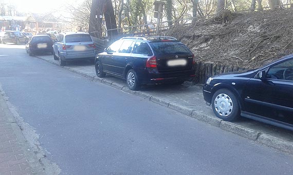 ... A piesi niech chodzą po jezdni