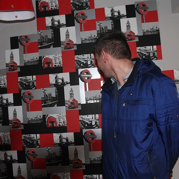 Radni powiatowi lustruj wyremontowane placwki opiekuczo-wychowawcze w Wisece i Lubinie