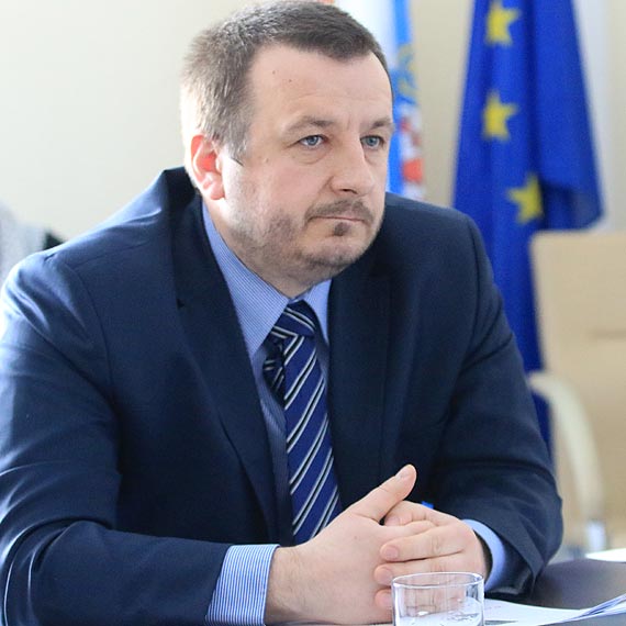 Dubrawski na sesji rady powiatu kamieskiego postawi na swoim