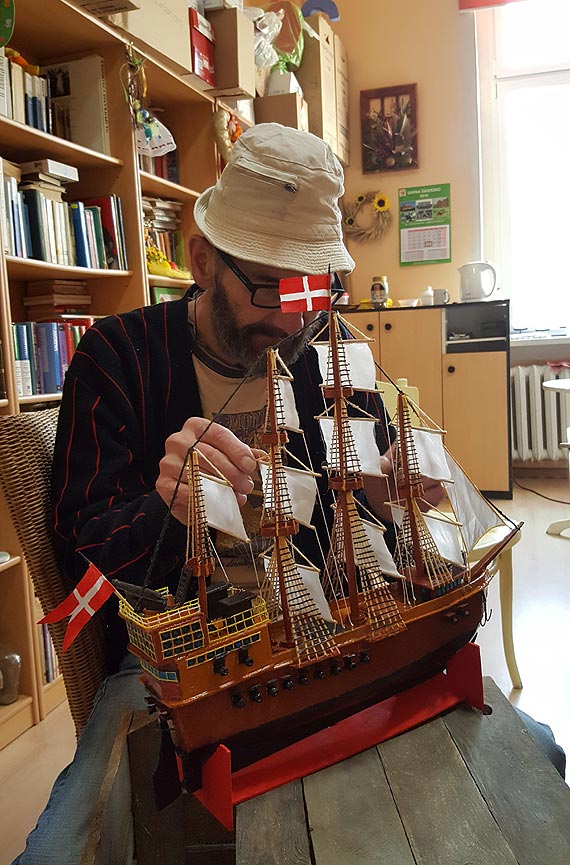 W DPS-sie ze skrzynki po jabkach zrobi model aglowca z XVII wieku