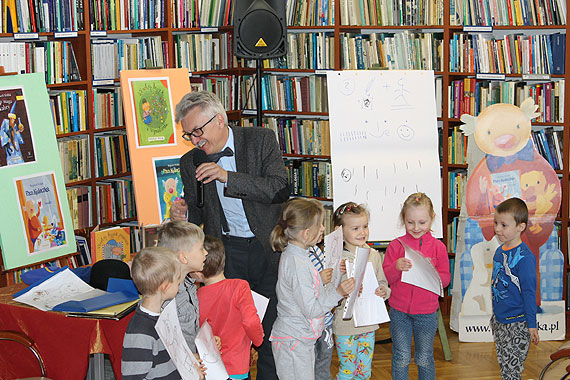 Wesoły Ryjek i Pan Kuleczka, czyli Wojciech Widłak w międzyzdrojskiej bibliotece