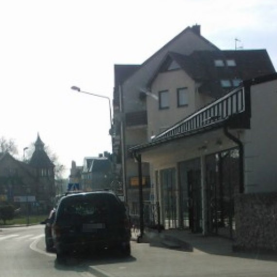 Zamiast dziesiciu minut stoi p dnia. Mistrz parkowania w akcji. Co na to stra miejska?