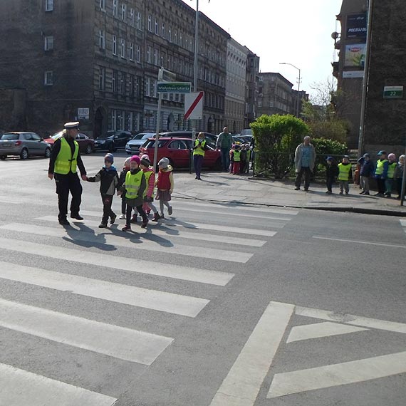 Niechroniony uczestnik ruchu drogowego pod ochron� szczeci�skiej drog�wki